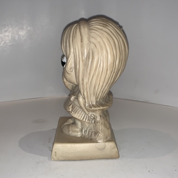 Vintage Russ Berrie & Wallace Berrie 1970 Statue - Picture 2 of 6